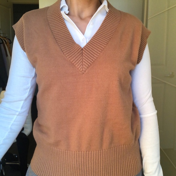 Forever 21 Sweaters - Forever 21 Cap-Sleeve cable knit Sweater Vest